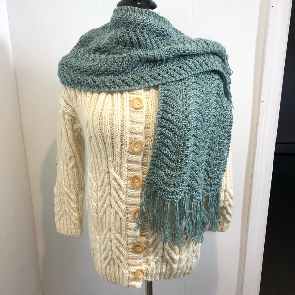 New. Hand Knit Scarf. 100% Cashmere.